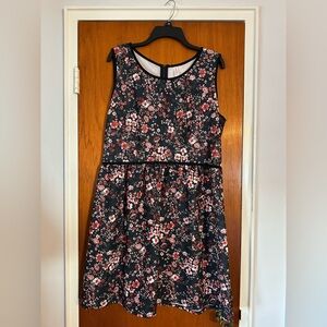 Floral print knee length dress, size XXL